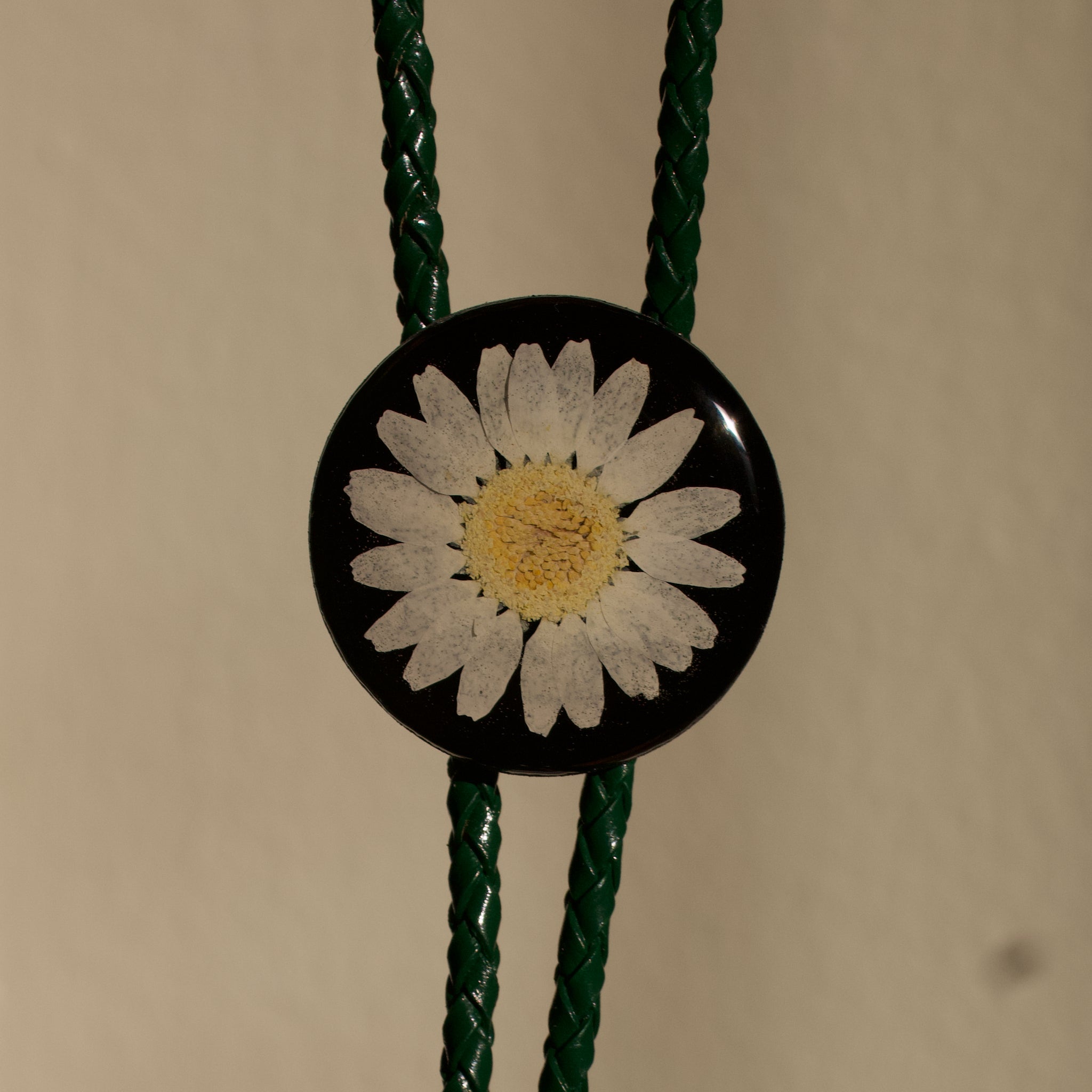 Daisy Bolo Tie - Black/Green