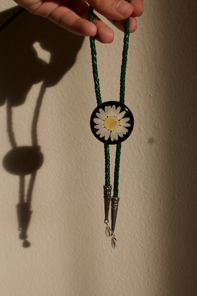 Daisy Bolo Tie - Black/Green