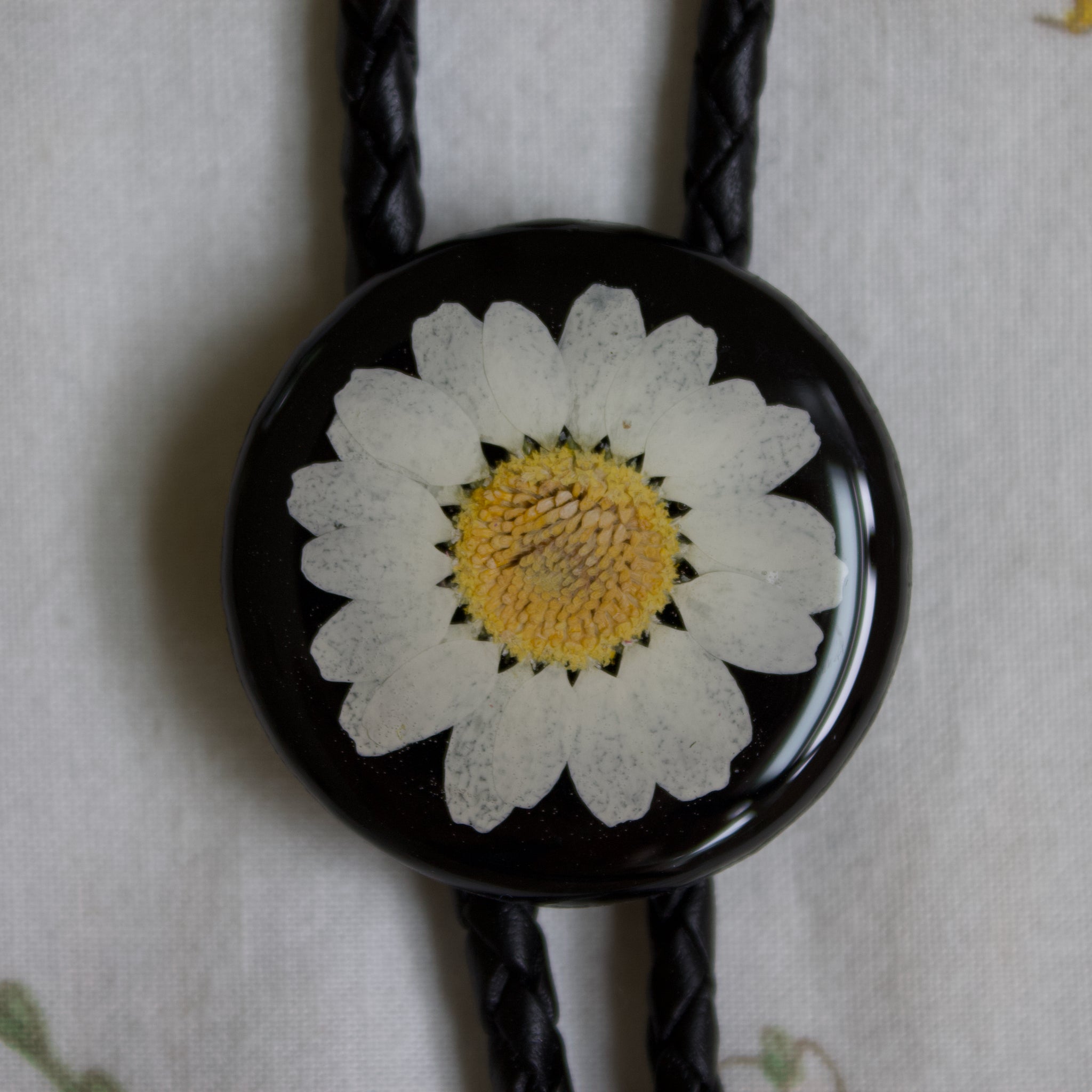 Daisy Bolo Tie - Black/Black